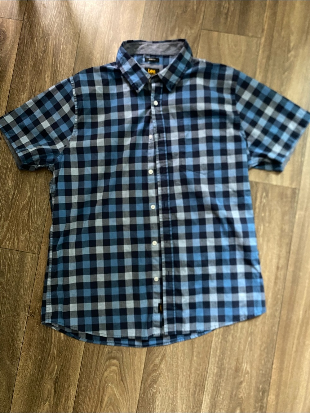 Lee Men's Blue and Black Short Sleeve Plaid Button-Down Shirt